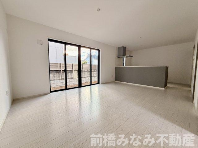 【新築】前橋市南町4丁目1期　限定1棟　ケーボックス　新築建売の居間・リビング|居間です