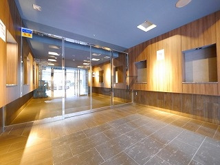 エステムプラザ川崎のエントランス
