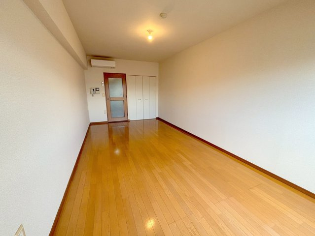 ユニコートの洋室