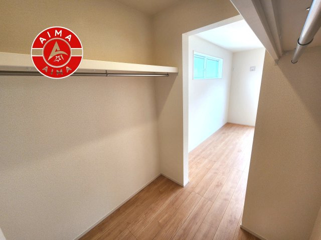 筑紫野市原第2-1棟（1号棟）の内観：施工例|洋服や大きな荷物が多い方や人数の多いご家族などは、一般的なクローゼットよりもウォークインクローゼットのほうが使い勝手が良いです。
