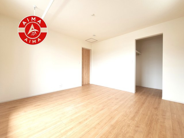 筑紫野市原第2-1棟（1号棟）の内観：施工例|穏やかな光が差し込む室内には、穏やかな時間が流れます。