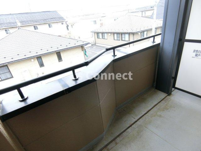 【バルコニー】 | ガーデンさくら | ２階のお部屋で洗濯物もたくさん干せます。