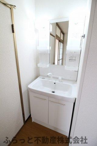 グリーンヒルズなかのⅢの洗面所|コンパクトで使いやすい洗面所