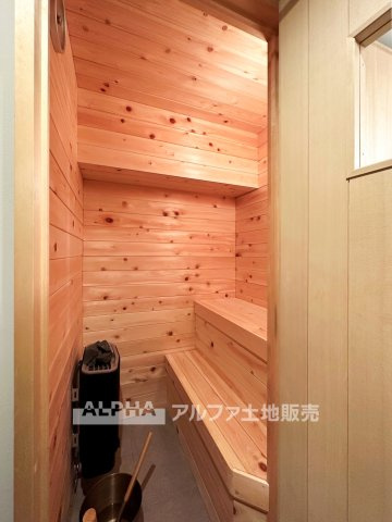 河辺ビューパレー多摩川のその他|【Sauna】
◆サウナ◆心と身体をゆっくり整えられるプライベートサウナ。自宅で気軽にリフレッシュできる、暮らしに癒しを添える空間です。