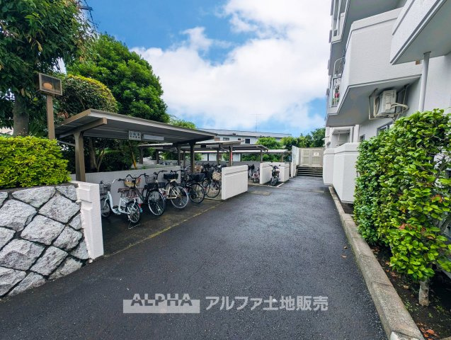 河辺ビューパレー多摩川の外観|【Calm Days】
◆穏やかな日常へ◆
やわらかな光に包まれた空間が、忙しさを静かにほどいていく。ここで重ねる時間が、暮らしの輪郭を少しずつ整えていく。