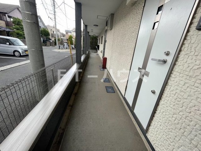 コーモド飯山満のロビー