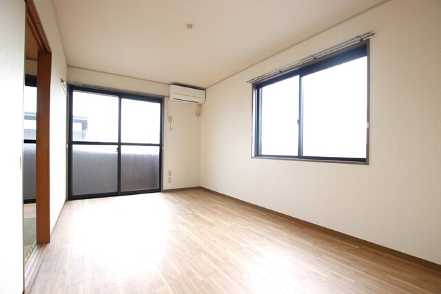 明るい印象のお部屋です！