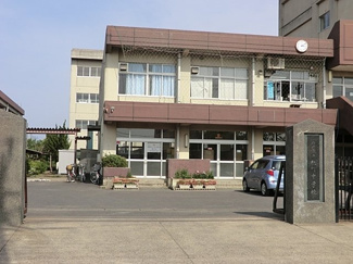 松戸市立旭町中学校まで1300ｍ