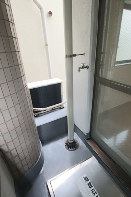 洗濯機置き場（室外）