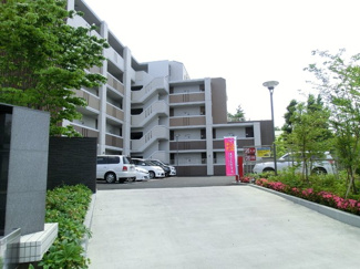 ★敷地内駐車場★（空き確認・使用料等詳細はご確認下さい）