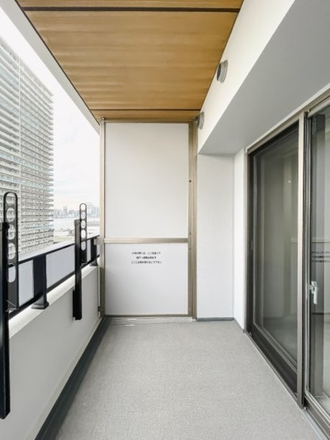 ロイヤルパークス有明のバルコニー|※写真は同タイプ住戸です。