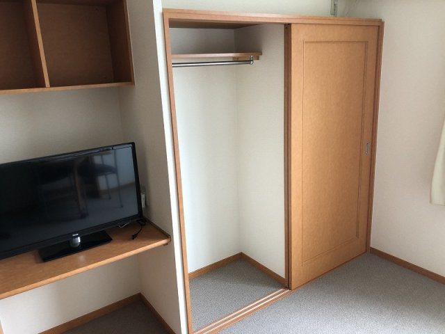 レオパレスビオトープ萩の内装|クローゼット