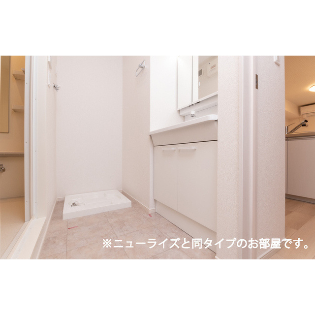 岐阜市長森本町２丁目のアパートの洗面所