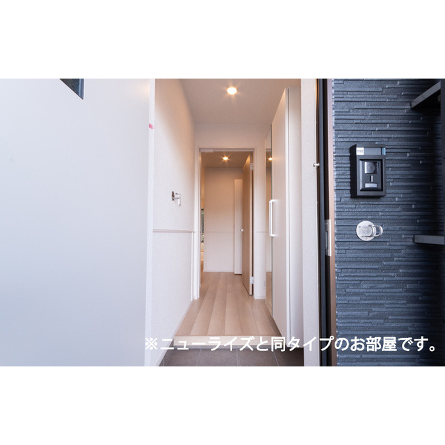 岐阜市長森本町２丁目のアパートの玄関