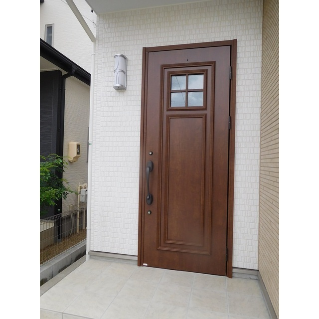 岐阜市岩地２丁目の一戸建てのエントランス
