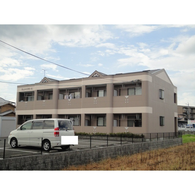 プレシャスモールの外観