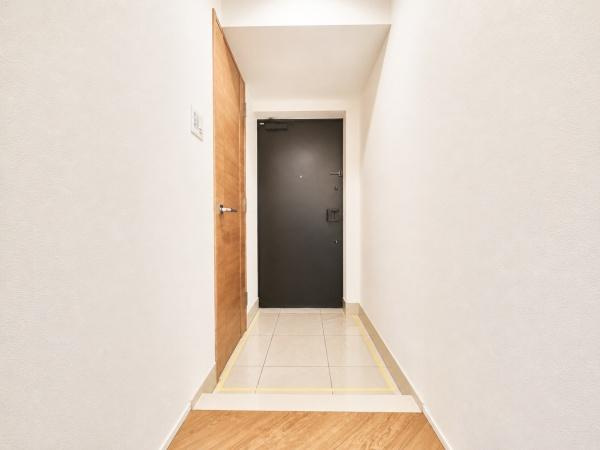 プレシス横濱山手パークフロントの玄関|この明るい玄関が気持ちよく迎え入れてくれます。
