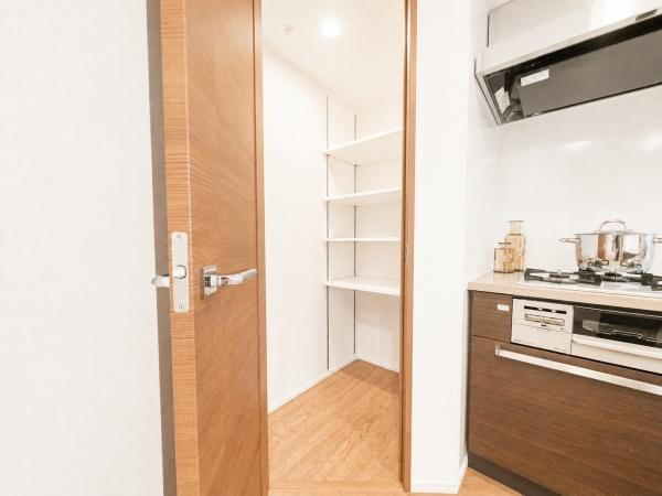プレシス横濱山手パークフロントの収納|パントリーがあるので、
ストック品なども収納できます。