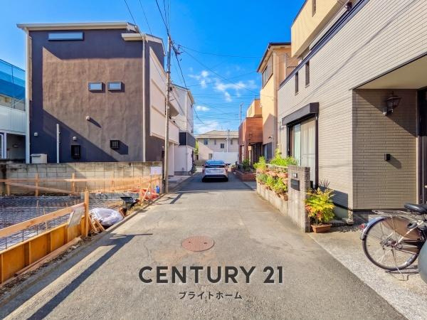 川崎市幸区南加瀬４丁目の新築一戸建の前面道路含む現地写真|現在建築中の為、同仕様物件のご案内をさせて頂きます。
お車でご自宅まで送迎承ります。
