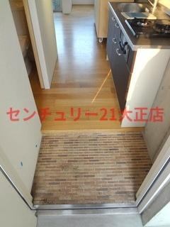 レオンコンフォート弁天町の玄関