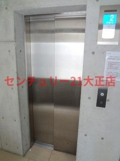 レオンコンフォート弁天町のエントランス