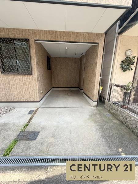 三軒家東6丁目中古戸建の駐車場