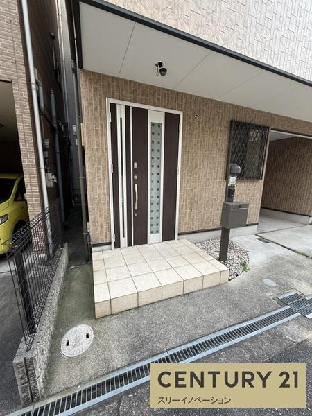 三軒家東6丁目中古戸建の玄関