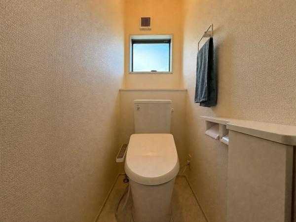 大和市福田の新築一戸建のトイレ|１階と2階にトイレがあります。多機能パネル付。