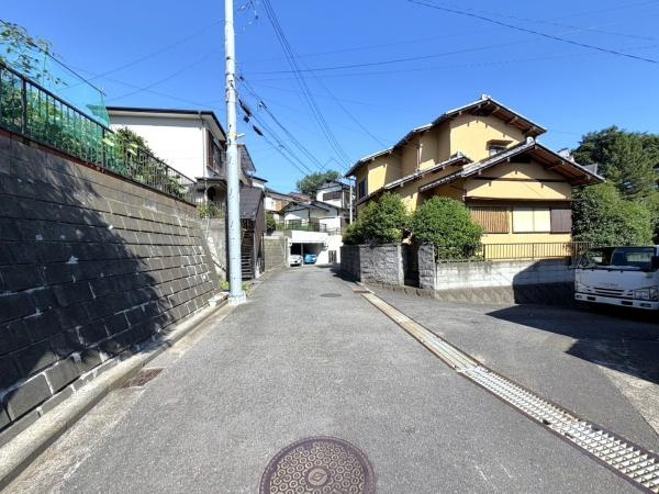 横浜市戸塚区平戸３丁目の新築一戸建の前面道路含む現地写真