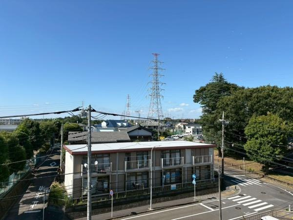 グリーンハイムいずみ野１６号棟のその他|キッチン横サブバルコニーから見える眺望。