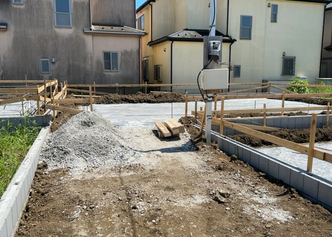 【構造・工法・仕様】 | 木造住宅とは土台、壁、柱など建築物の強度を支える構造体の材に木が使用されている構造を指します。構造体は建物の自重を支えるだけではなく風圧や水圧、積裁荷重などあらゆる衝撃に耐えるための基礎です。