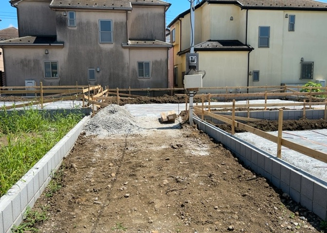【外観】 | 物件の詳細については、現地を見てわかること以外に、役所や法務局などで調べないとわからないことがあります。そのため、現地に行く場合は、もしこの物件を買ったらどのような生活ができるかをイメージしましょう。
