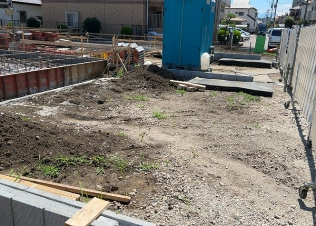 【駐車場】 | 駐車場と明記されていても、最小スペースでつくられた駐車場だと大型車は駐車できなかったり、出入りしにくくなったりする可能性があります。お車のサイズと購入したい物件の駐車場のサイズを現地で確認しましょう。