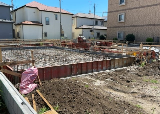 【庭】 | 庭があることでガーデニングや家庭菜園はもちろん、こどもの遊び場やペットを放して遊ぶことができます。また、家の周囲に余裕があるということです。隣地との間があれば、十分な日当たりと、風通しが確保できます。