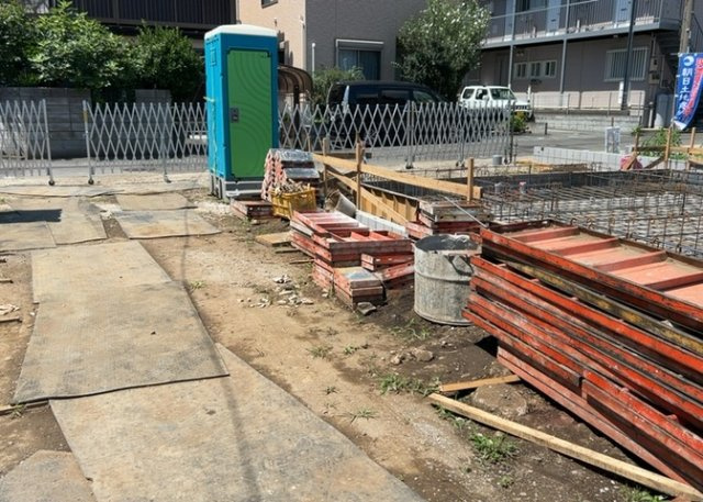 【駐車場】 | 駐車場と明記されていても、最小スペースでつくられた駐車場だと大型車は駐車できなかったり、出入りしにくくなったりする可能性があります。お車のサイズと購入したい物件の駐車場のサイズを現地で確認しましょう。