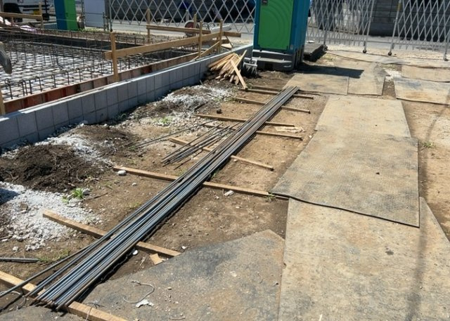 【駐車場】 | 駐車場と明記されていても、最小スペースでつくられた駐車場だと大型車は駐車できなかったり、出入りしにくくなったりする可能性があります。お車のサイズと購入したい物件の駐車場のサイズを現地で確認しましょう。