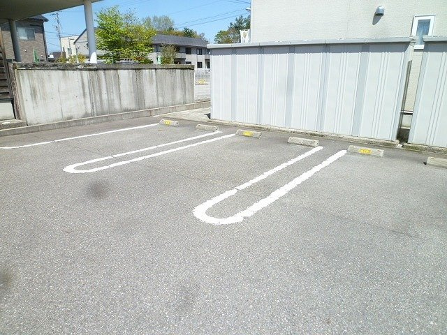 ラフレシ－ル　Ａの駐車場
