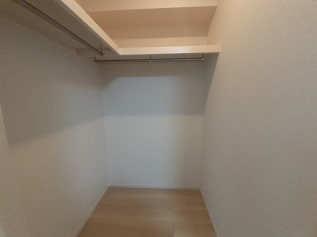 高岡市赤祖父のアパートの収納