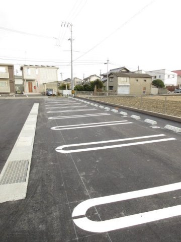 コニファーガーデンの駐車場