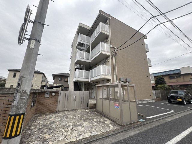 レオパレスグランドールの外観
