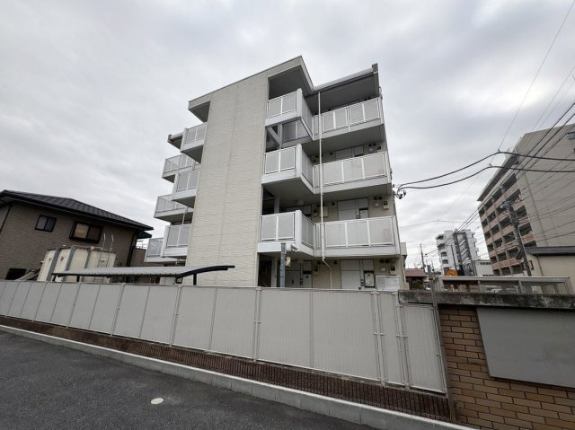 レオパレスグランドールの外観