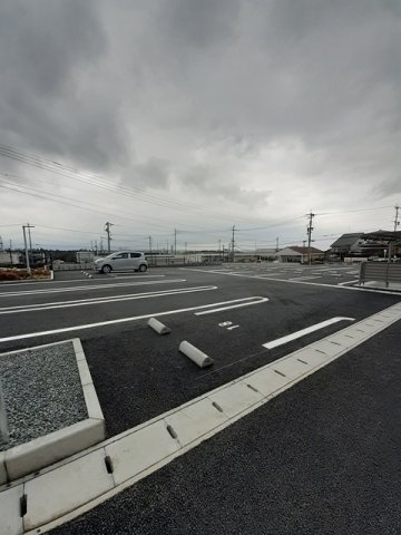 ジュ　ノーブルＢの駐車場