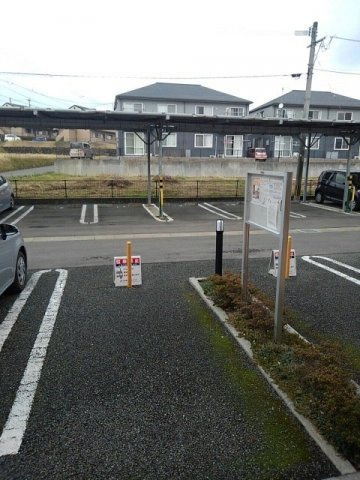 ザナドゥＢの駐車場