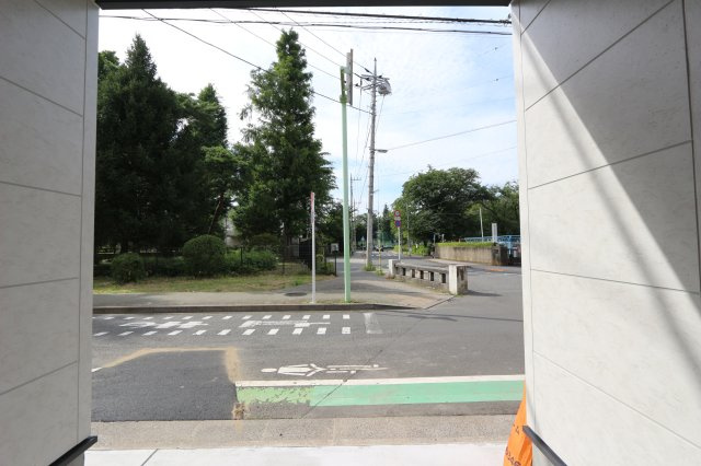 【Livele Garden.S】小平小川西町第８の外観|愛車を守るビルトインガレージ！アウトドア用品のお手入れにも便利です！　　
