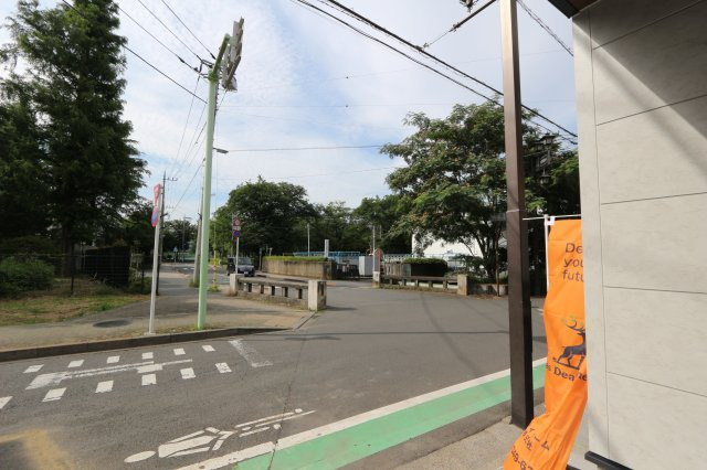 【Livele Garden.S】小平小川西町第８の外観|前面道路は交通量が少なく、お車が停めやすい環境です♪