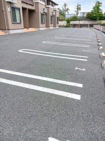 サン　ヒルズの駐車場