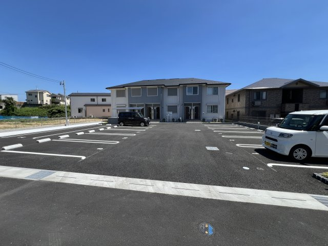 パストラルの駐車場