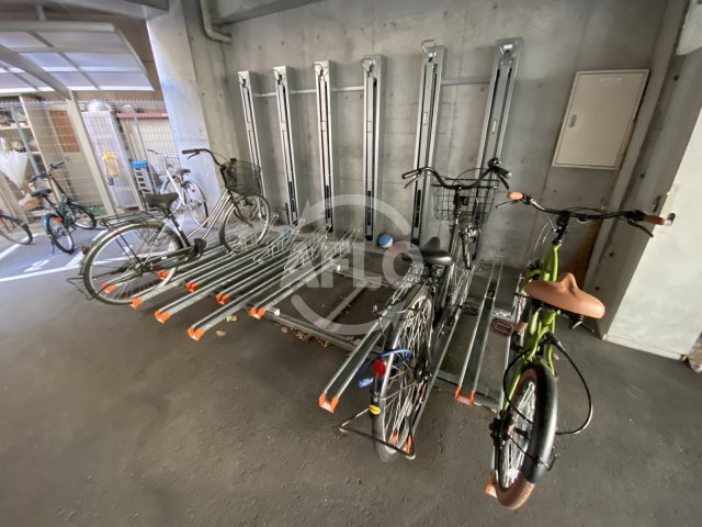 サクセス天神橋フロントの設備|サクセス天神橋フロント　駐輪場