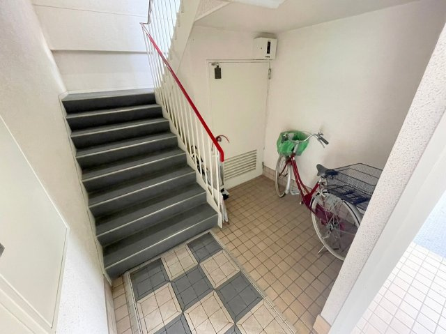 リブランス河村マンションのエントランス