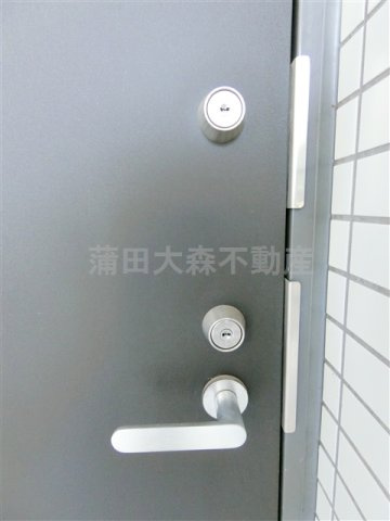 Moonshiny(ムーンシャイニー弐番館の玄関